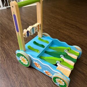 Melissa and Doug Chomp and Clack Alligator Push Toy